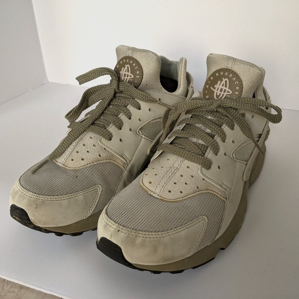 Nike Air Huarache size 10.5